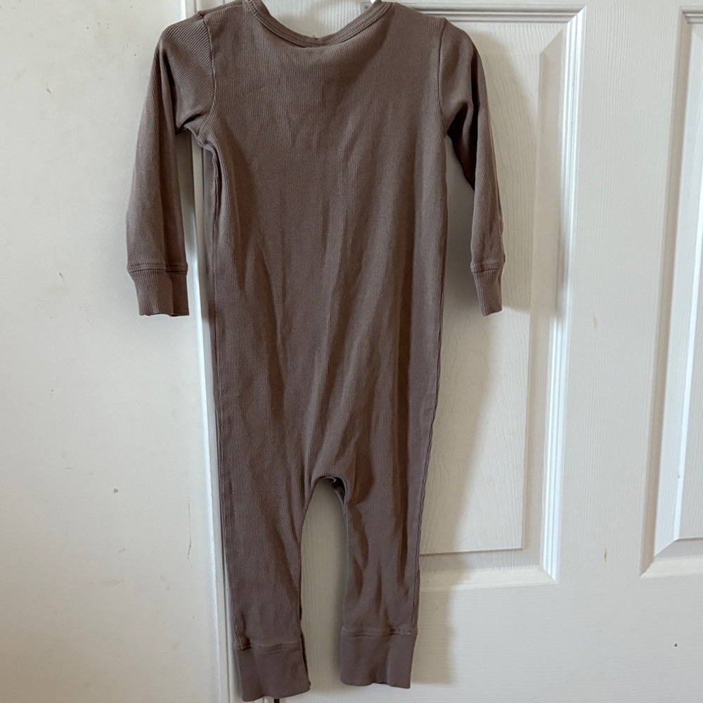 New Kate Quinn Organic Ribbed Suit - Picture 6 of 8